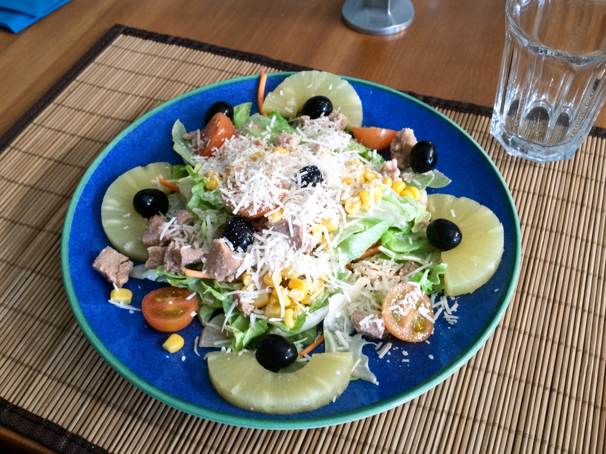 Ensalada de Piña y Queso Parmesano