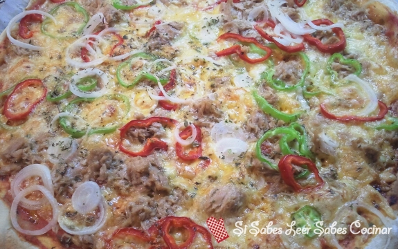 Fotográfia principal Pizza de Bonito, Pimiento Verde y Rojo